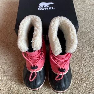 Like New Sorel Hot Pink Girl Snow Boots size 12